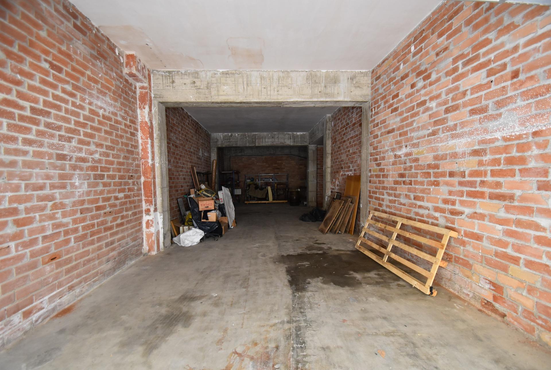 Ref. 03-22479/1098 – Local en venda moltes possibilitats