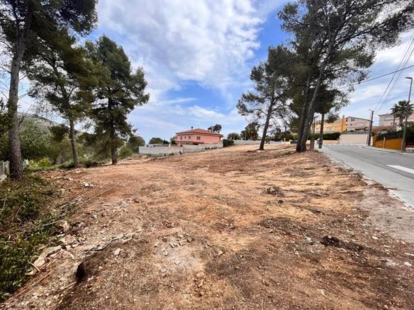 Ref. 25-5315/1468 - Parcel·la a Urb Califòrnia de Canyelles