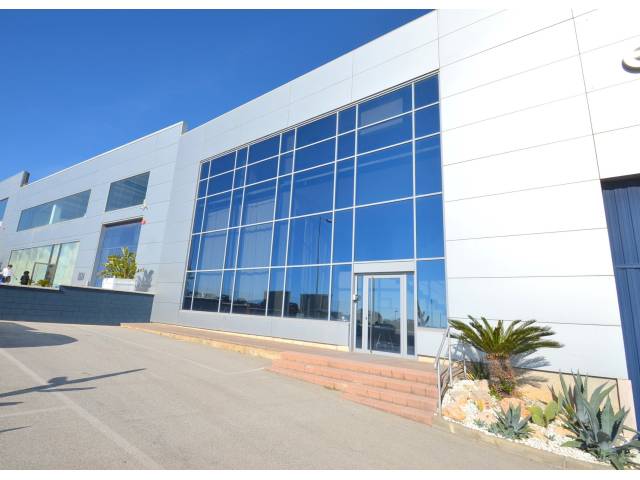 Ref. 03-30164/1098 – Nau comercial de lloguer