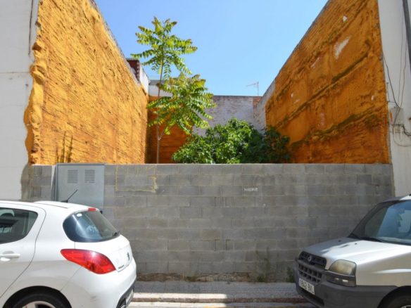 Ref. 03-40319/1098 - Solar edificable en venda