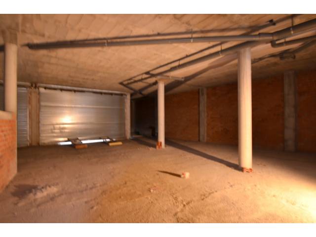 Ref. 03-22281/1098 – Local for rent