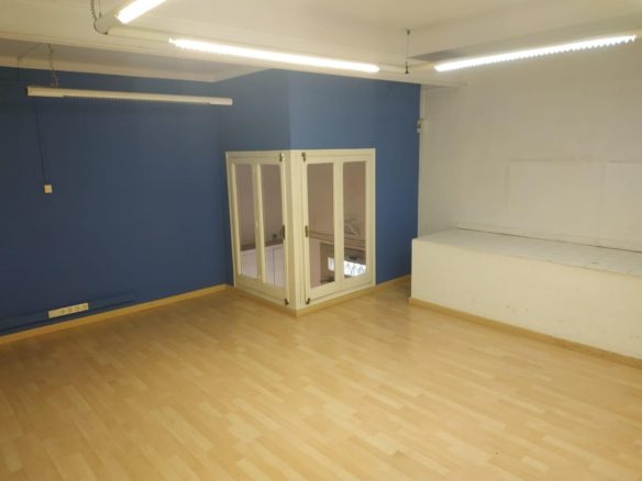 Ref. LL00010/12308 - Oficina i lloguer al centre prop estació