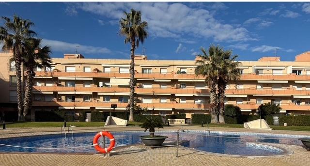Ref. 25-5432/1468 – Apartment with parking next to the sea and with communal pool!