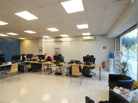 Ref. 07-SELV0201/1088 - Local comercial versátil en zona estratégica, Ronda Iberica a 100 m. del Hospital Sant Antoni