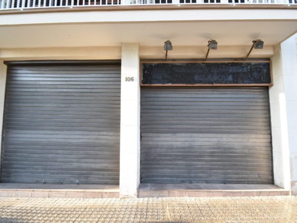 Ref. 03-22517/1098 - OPORTUNITAT ÚNICA! LOCAL COMERCIAL A PRIMERA LÍNIA DAVANT DEL PORT