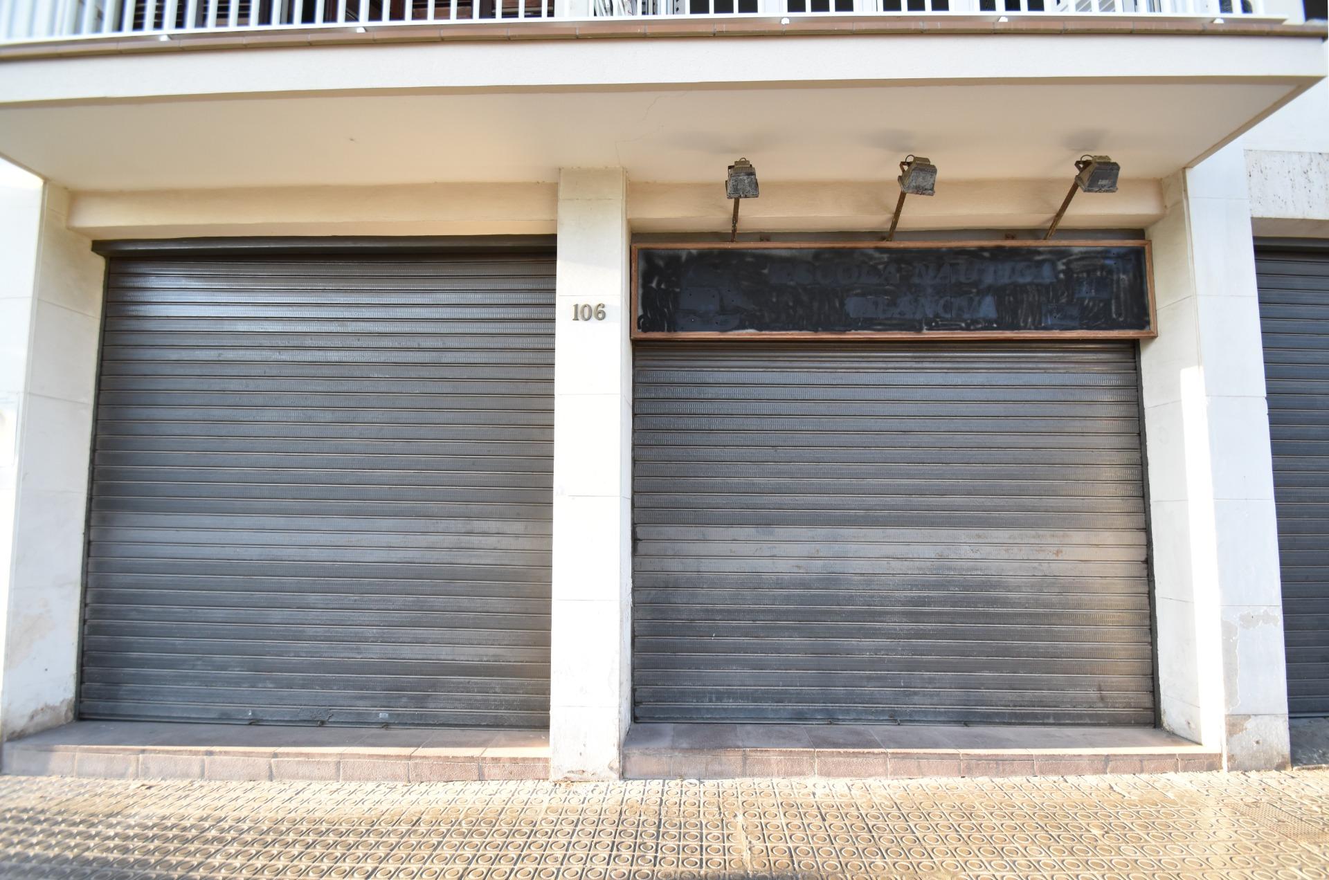 Ref. 03-22517/1098 – UNIQUE OPPORTUNITY! COMMERCIAL PREMISES ON THE FRONT LINE OF THE PORT