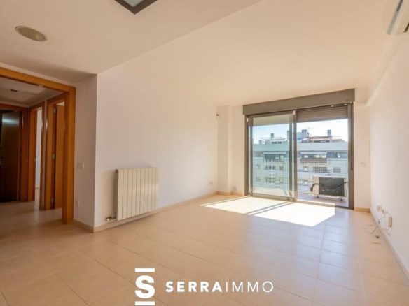 Ref. 6362 - Piso 2 habitaciones con parking y bicicletero en la Girada