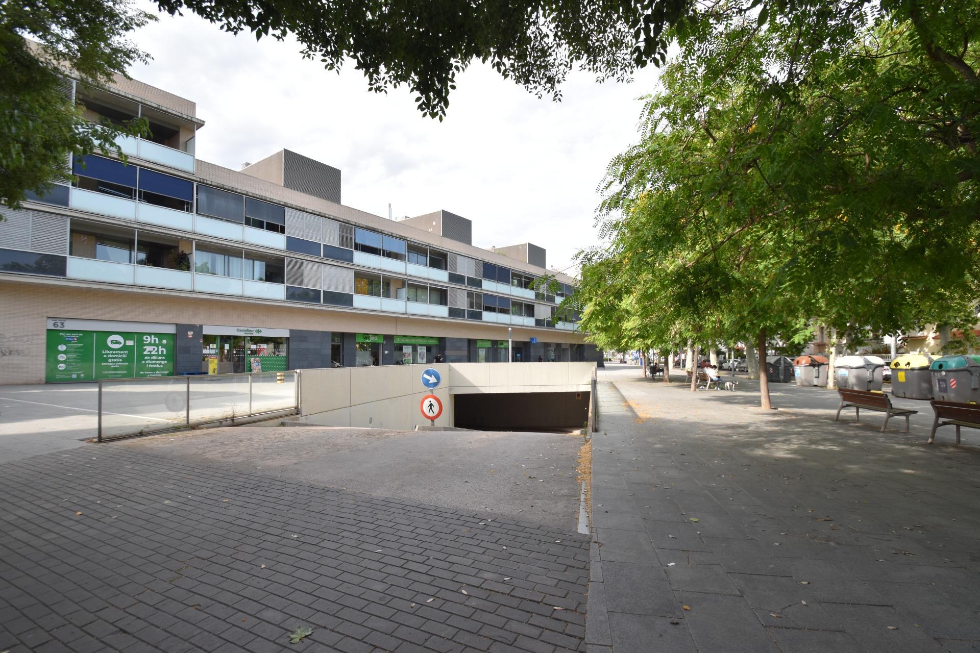 Ref. 03-60390/1098 – ¿Cansado de dar vueltas buscando aparcamiento? ¡Tu solución está aquí!