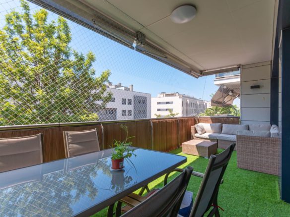 Ref. 11340/1045 - VENDA, PIS DE 3 DORMITORIS, PISCINA, ASCENSOR, PÀRQUING I TRASTER