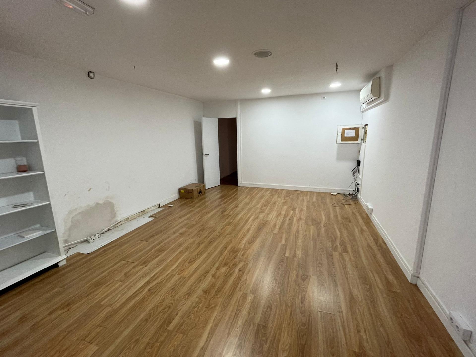 Ref. 5-3740/1086 – Local comercial en venda o lloguer a primera línia, zona centre de Vilanova i la Geltrú