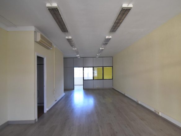 Ref. 03-20239/1098 - Despatx de lloguer