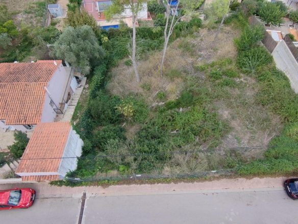 Ref. 18-02582/1266 - Parcel·la rectangular i molt plana