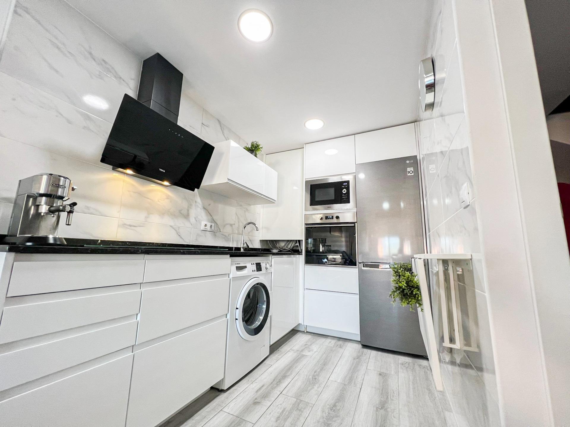 Ref. 27-ROC3056/1553 – Sense paraules…bé Sí: vine a veure'l!!!!