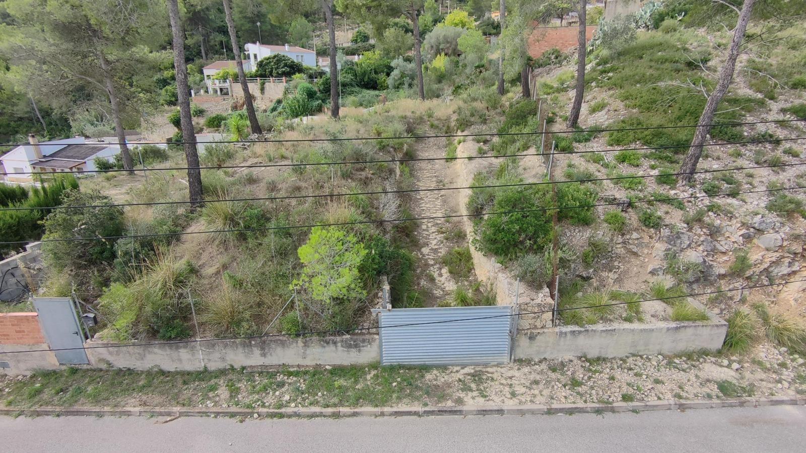 Ref. 18-02615/1266 – Urban plot for sale with views of the natural park
