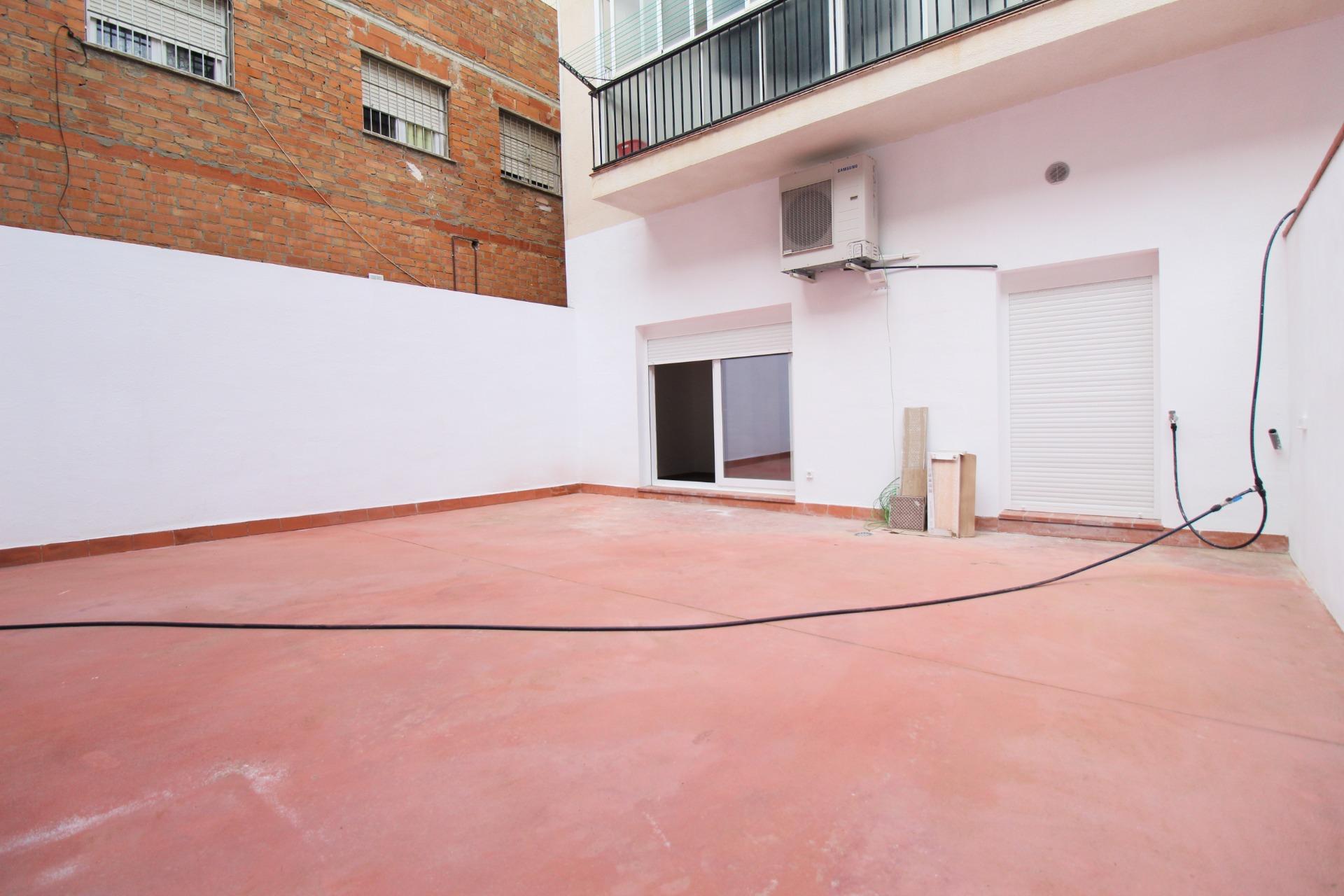 Ref. 5-2412/1086 – Planta baixa d´obra nova, amb garatge i pati, en venda a Sant Pere de Ribes, Les Roquetes