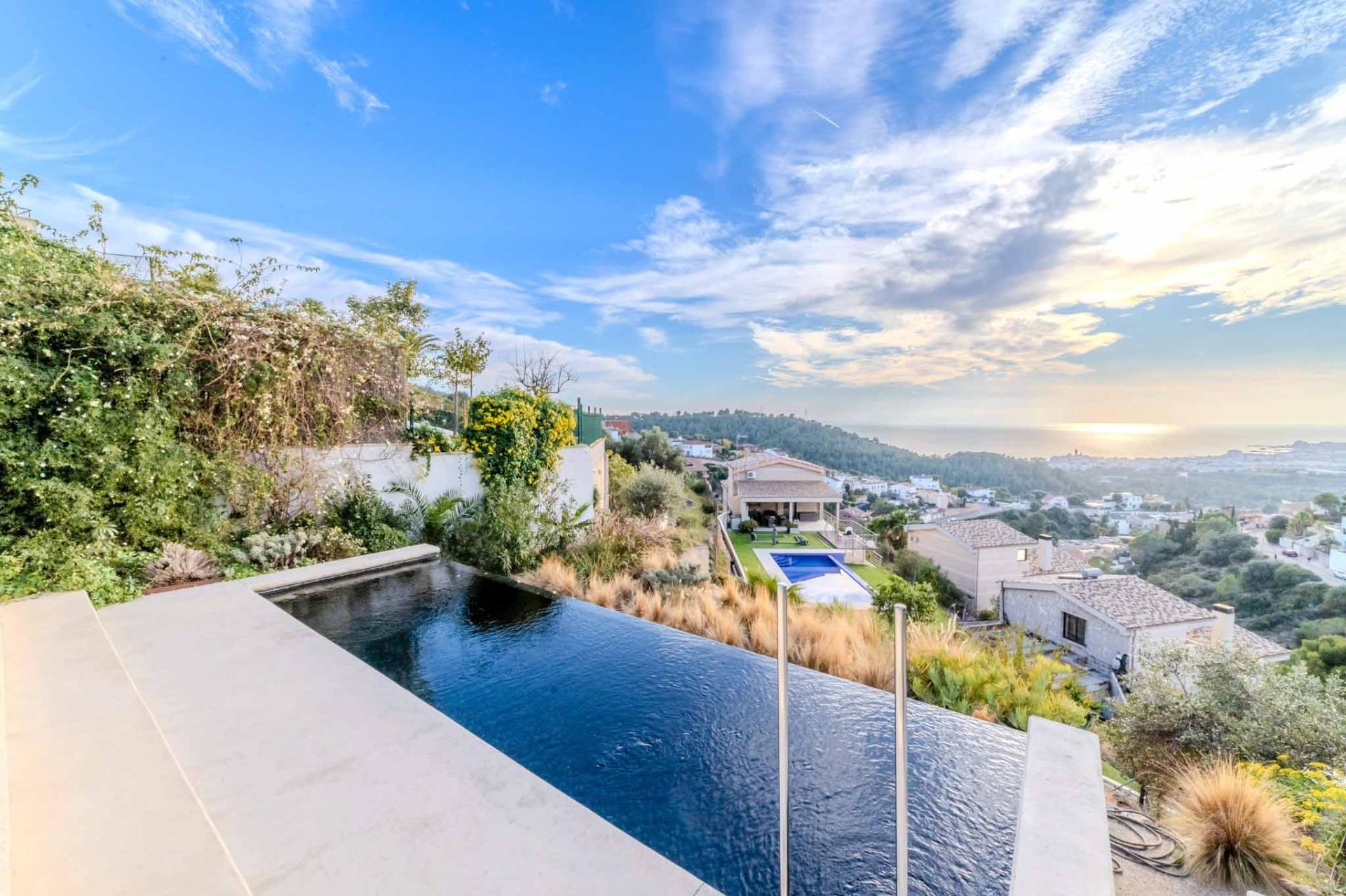 Ref. 12-VSIT2513/1087 – SIGNATURE ARCHITECTURE WITH INFINITE SEA VIEWS IN SITGES