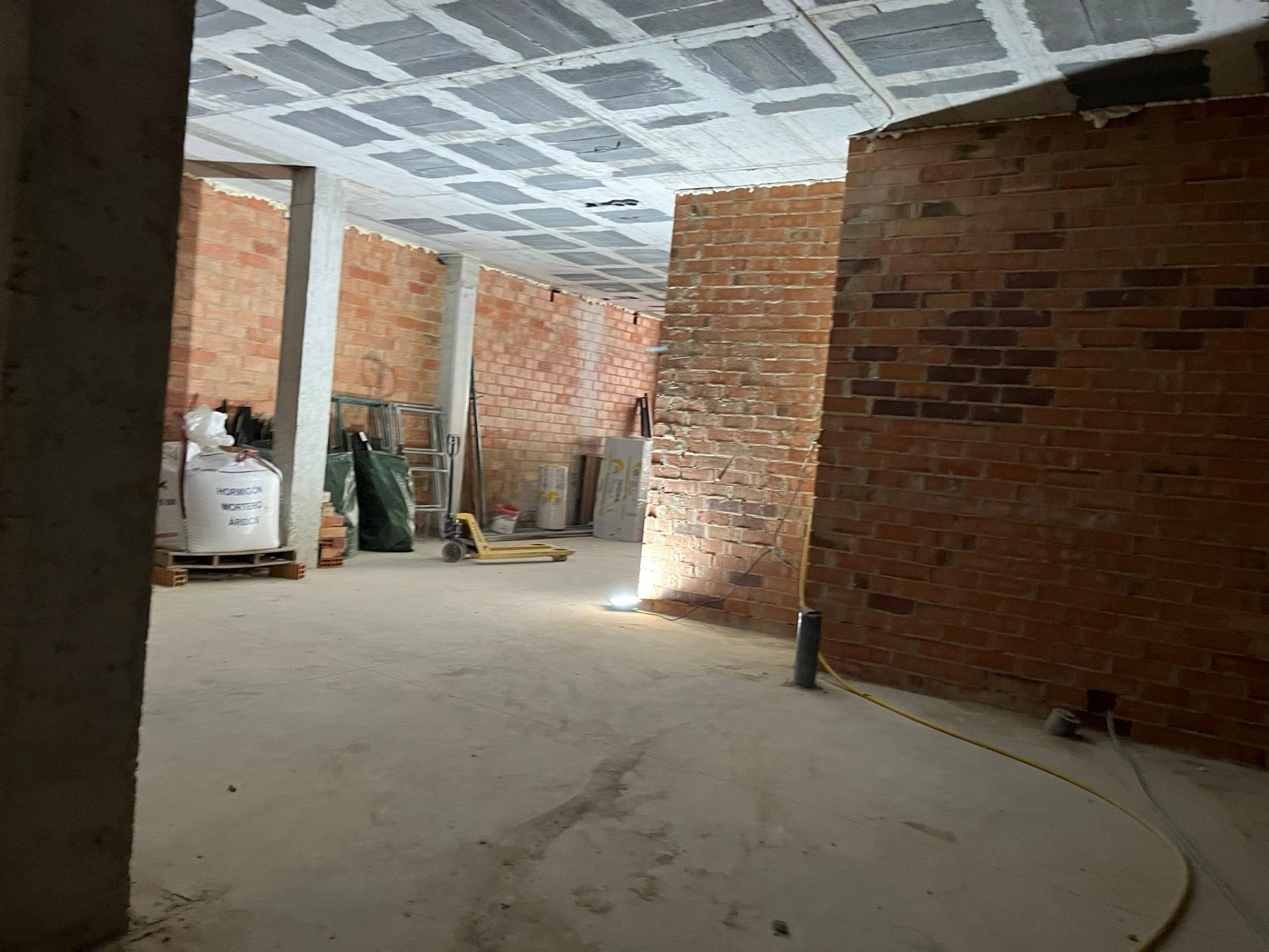 Ref. 05-7698/1086 – New build commercial premises for sale in Vilanova i la Geltrú, Rambla de la Pau