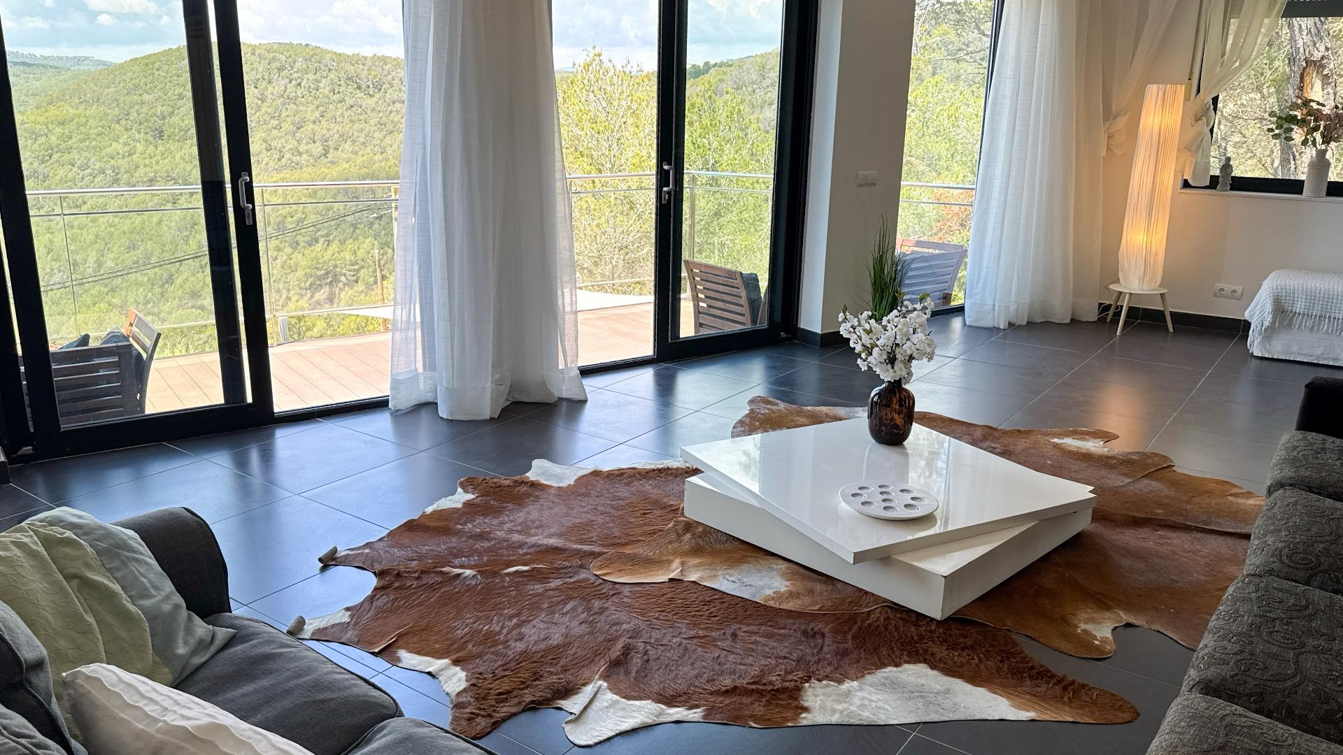 Ref. 18-02581/1266 – Xalet amb vistes i piscina en venda