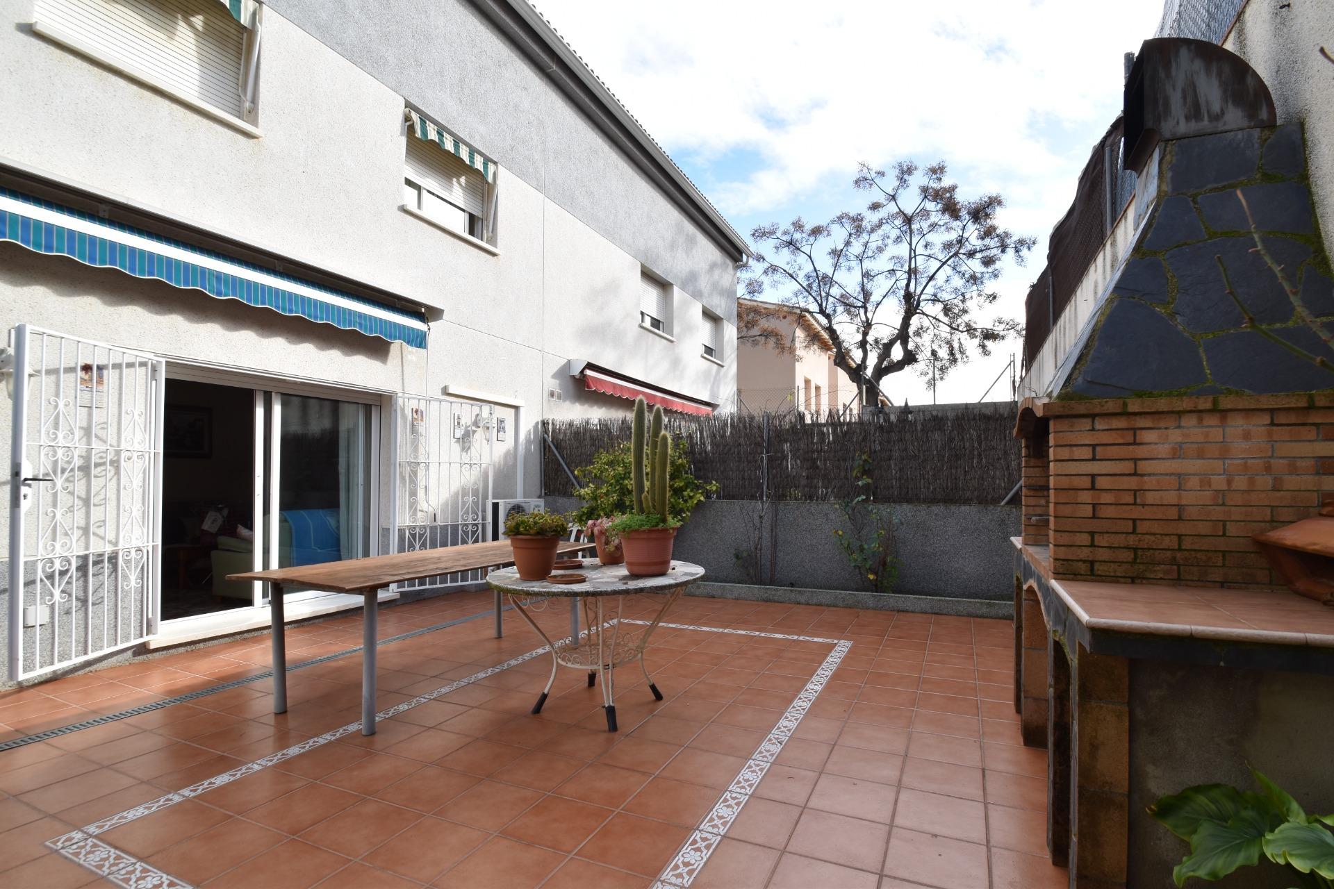 Ref. 03-11703/1098 – Casa adosada en venta