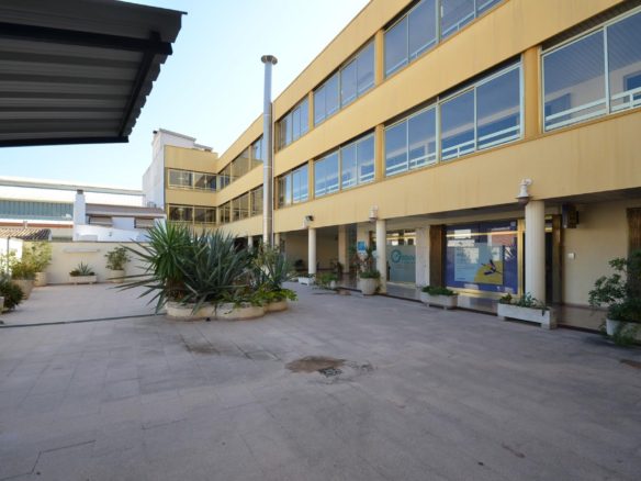 Ref. 03-22518/1098 - Despatx en venda