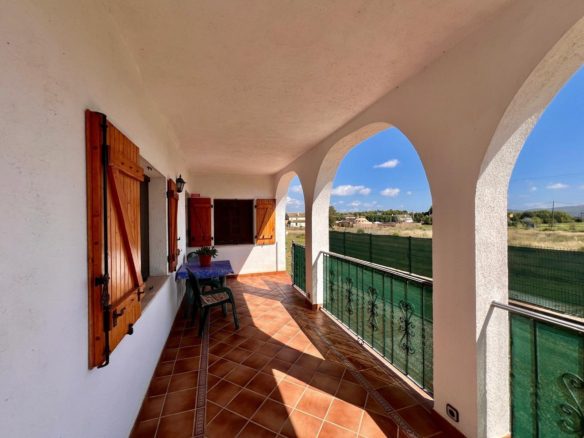 Ref. 53RJUMARTI21/5459 - BONITA CASA EN PLENO PENEDES RODEADA DE VIÑAS.