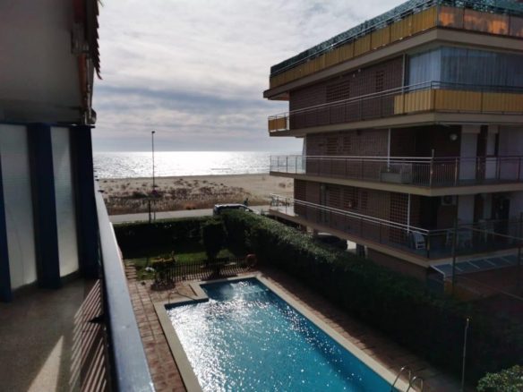 Ref. 18-02636/1266 - Apartament amb vistes al mar a primera línia, a Les Botigues de Sitges ☀️
