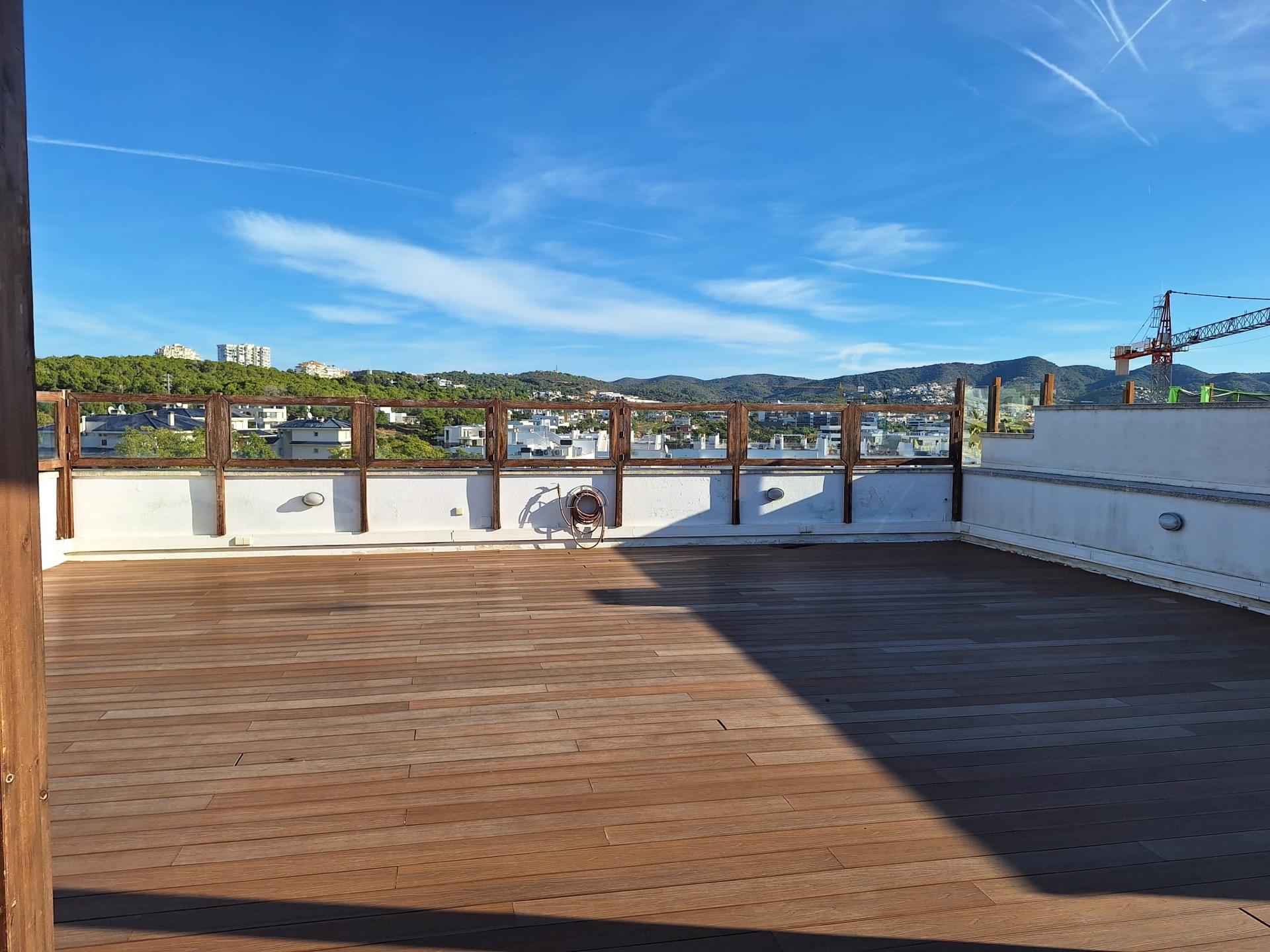 Ref. 61-PV358/5142 - Ático Exclusivo con Gran Terraza y Vistas al Mar - Sitges