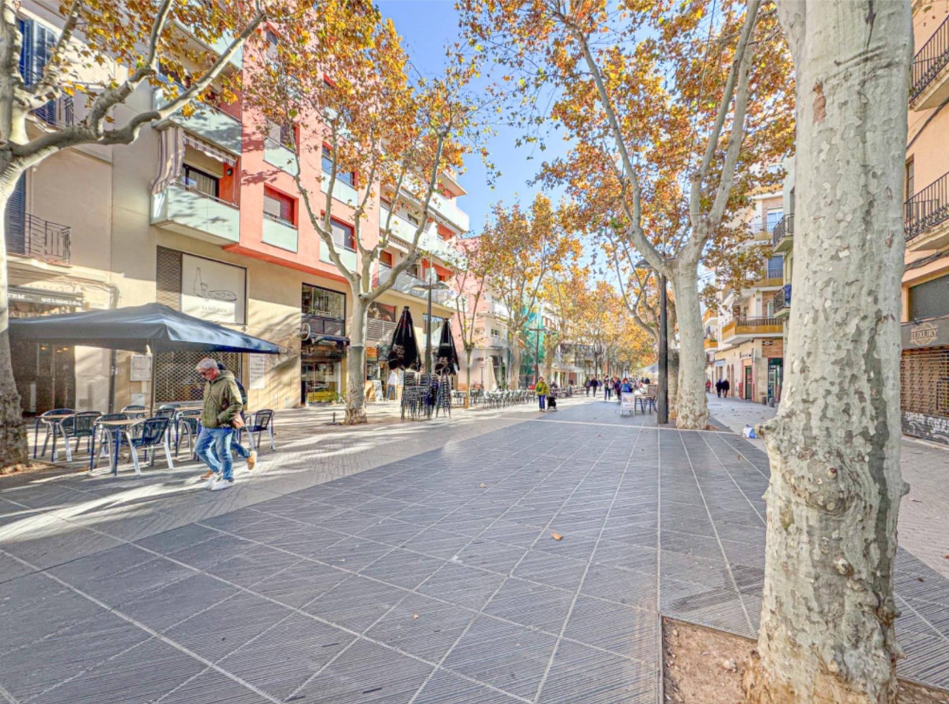 Ref. OI02284/5763 – Negocio en traspaso en la Rambla de la Pau de Vilanova i la Geltru.