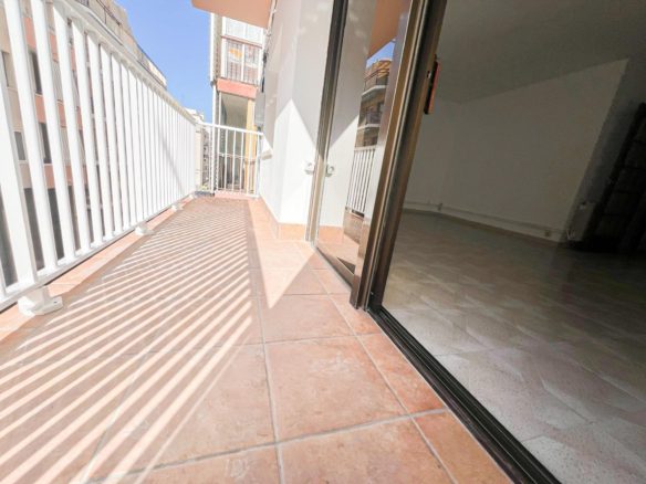 Ref. 27-VVA3048/1553 - Vols viure a un passeig del mar?