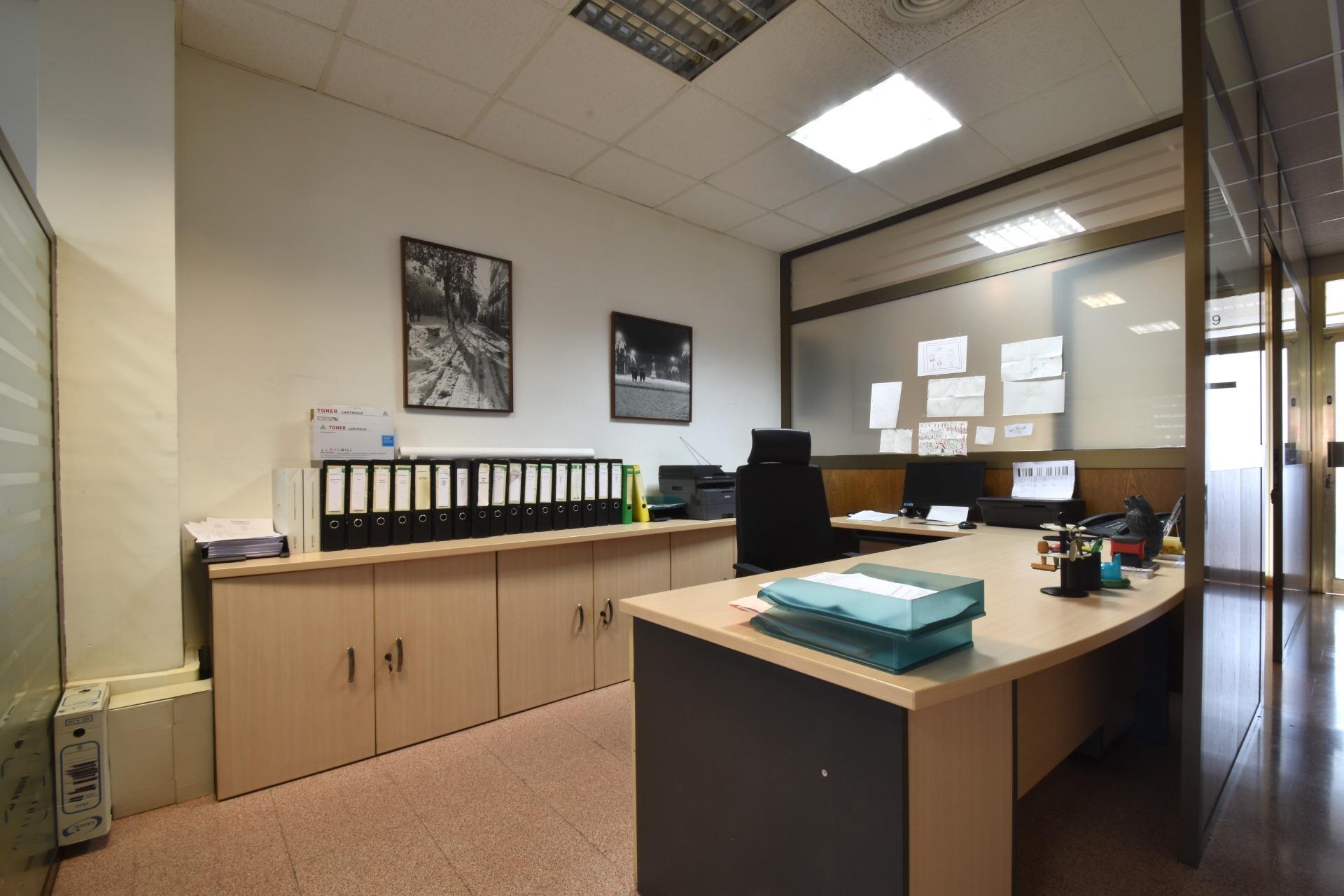 Ref. 03-22528/1098 – Offices for sale in the center of Vilanova. IDEAL FOR INVESTORS!