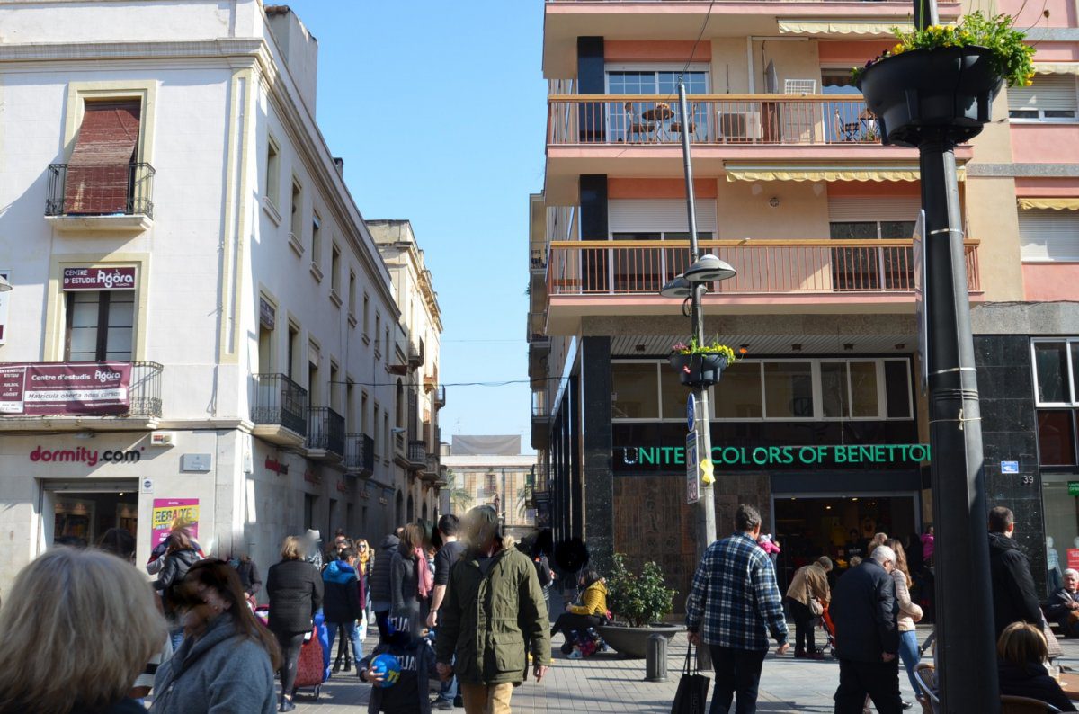 Ref. 03-21199/1098 – Local comercial en alquiler