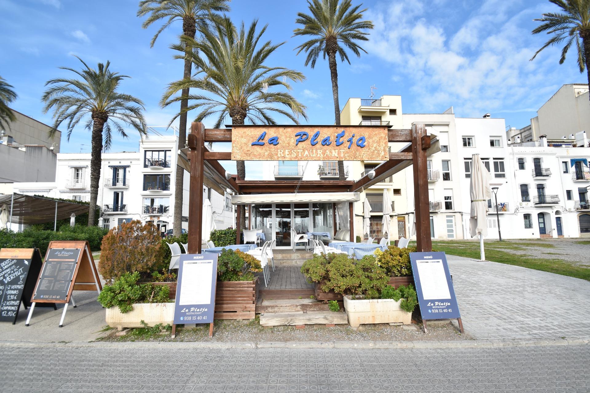 Ref. 03-22541/1098 – Unique opportunity in Vilanova: The well-known restaurant LA PLATJA is for sale