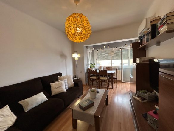 Ref. 69-4979/5486 - FOR INVESTORS APARTMENT WITH TENANT