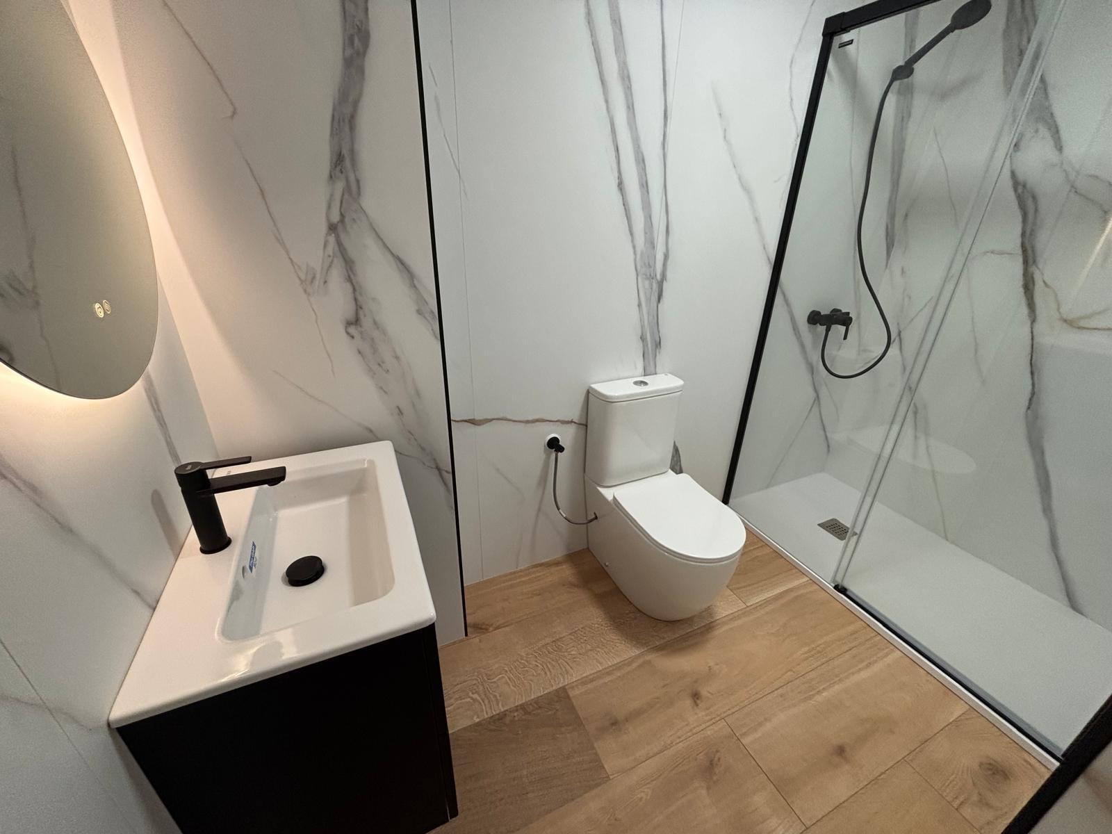 Ref. 25-5493/1468 – Renovated apartment next to Rambla Principal