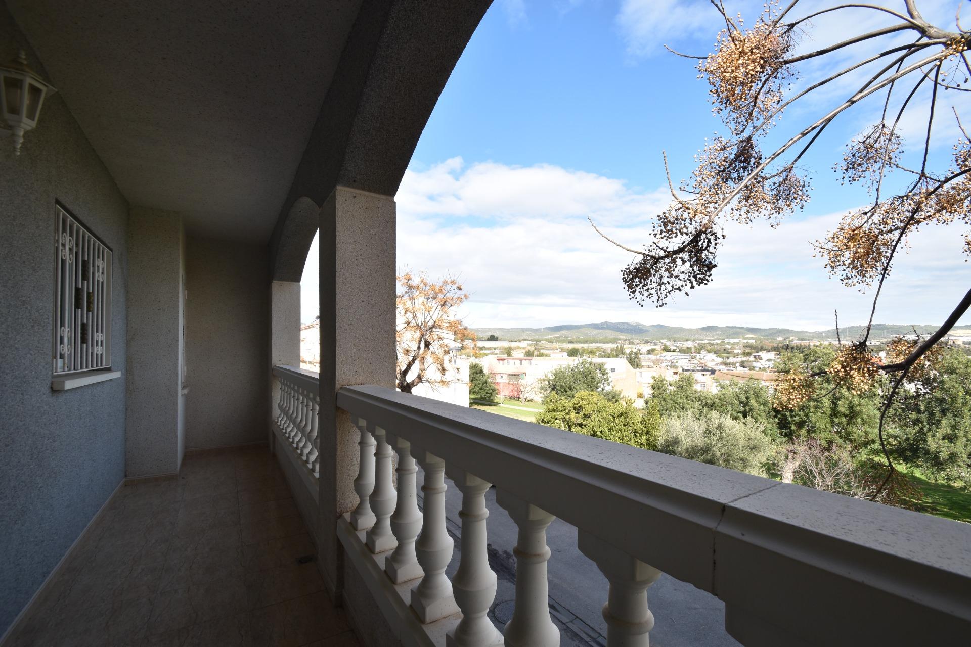 Ref. 03-11703/1098 - Townhouse for sale