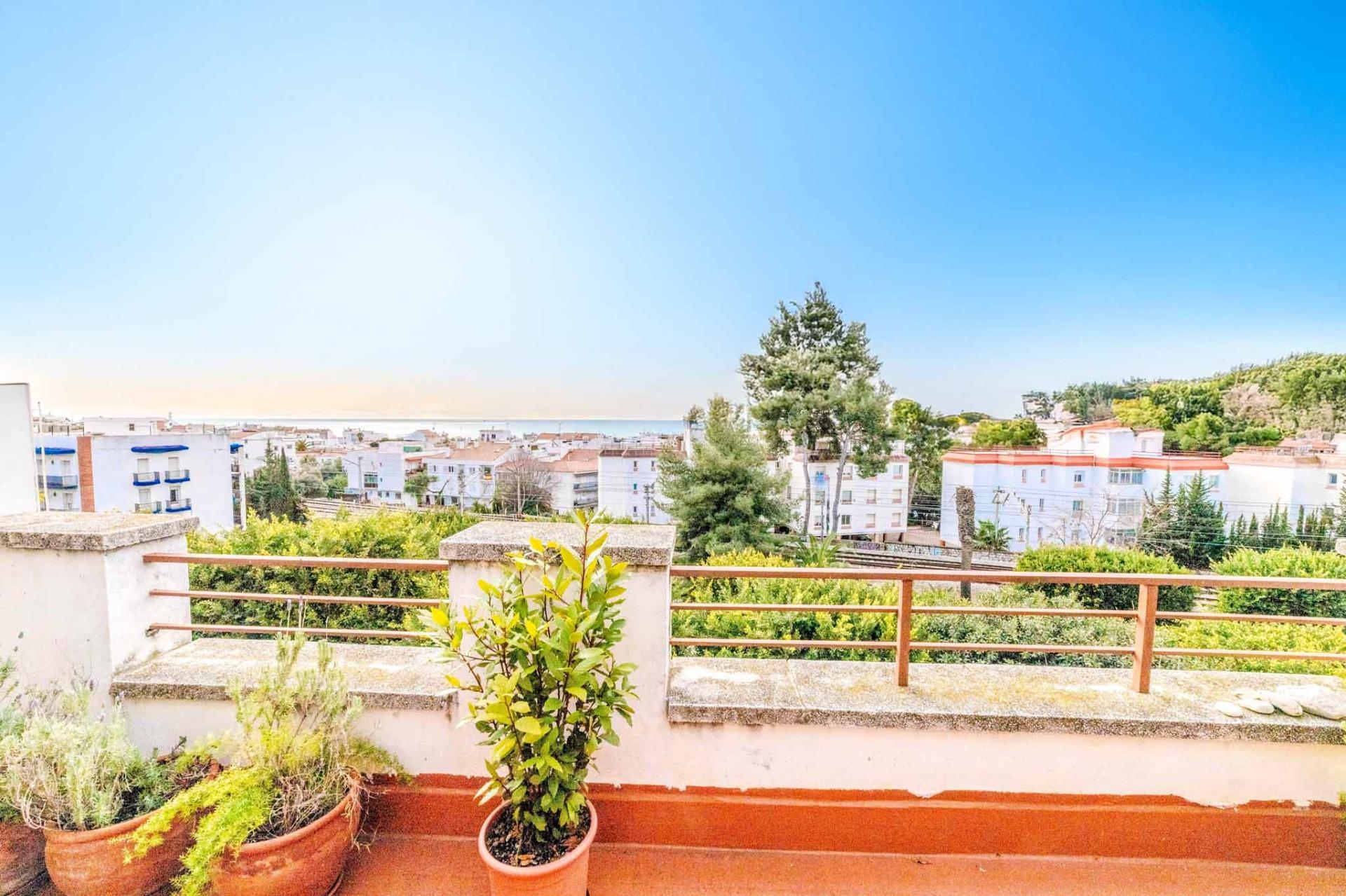 Ref. 12-VSIT2216/1087 – PISO CON VISTAS DESPEJADAS EN SITGES