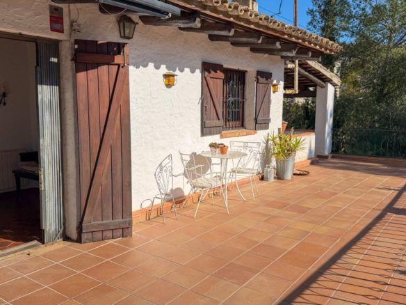 Ref. 18-02643/1266 - ACOLLIDORA CASA AL POBLE D'OLIVELLA