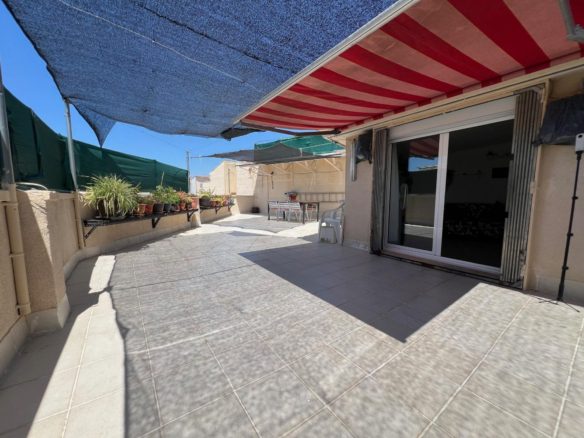 Ref. 27-ROC3041/1553 - Light, outdoor space and comfort await you!