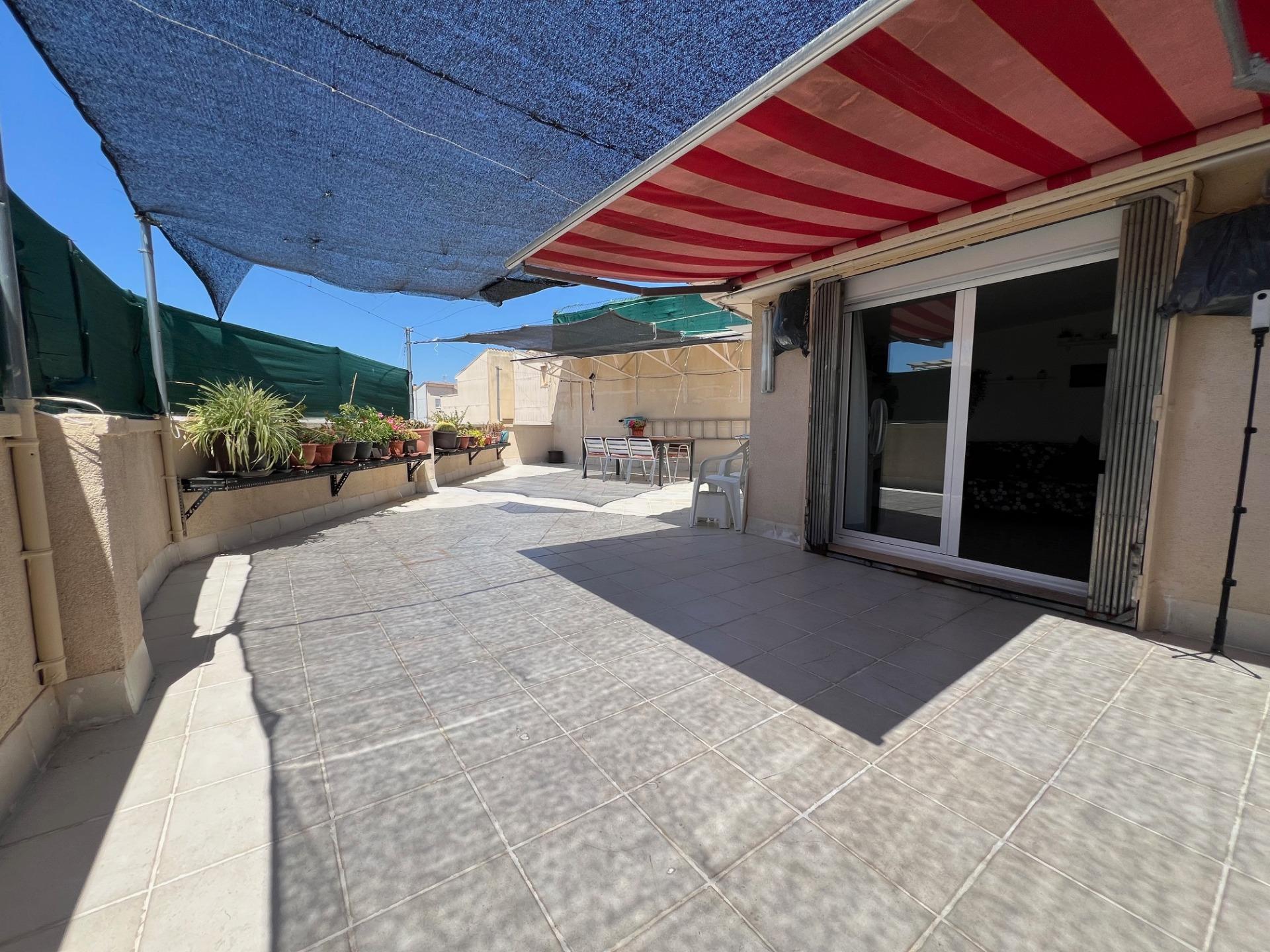 Ref. 27-ROC3041/1553 – ¡Luz, espacio exterior y comodidad te esperan!