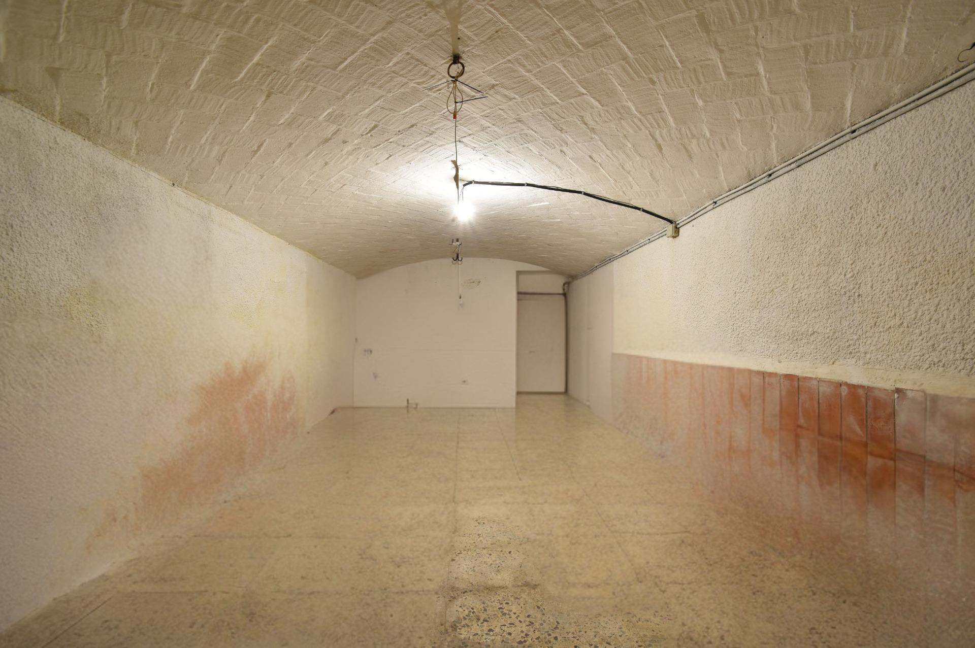 Ref. 03-22539/1098 - Local en venta muy céntrico