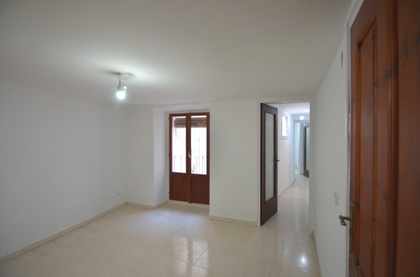 Ref. 03-5353/1098 – Oportunidad única de inversión. Piso alquilado en venta