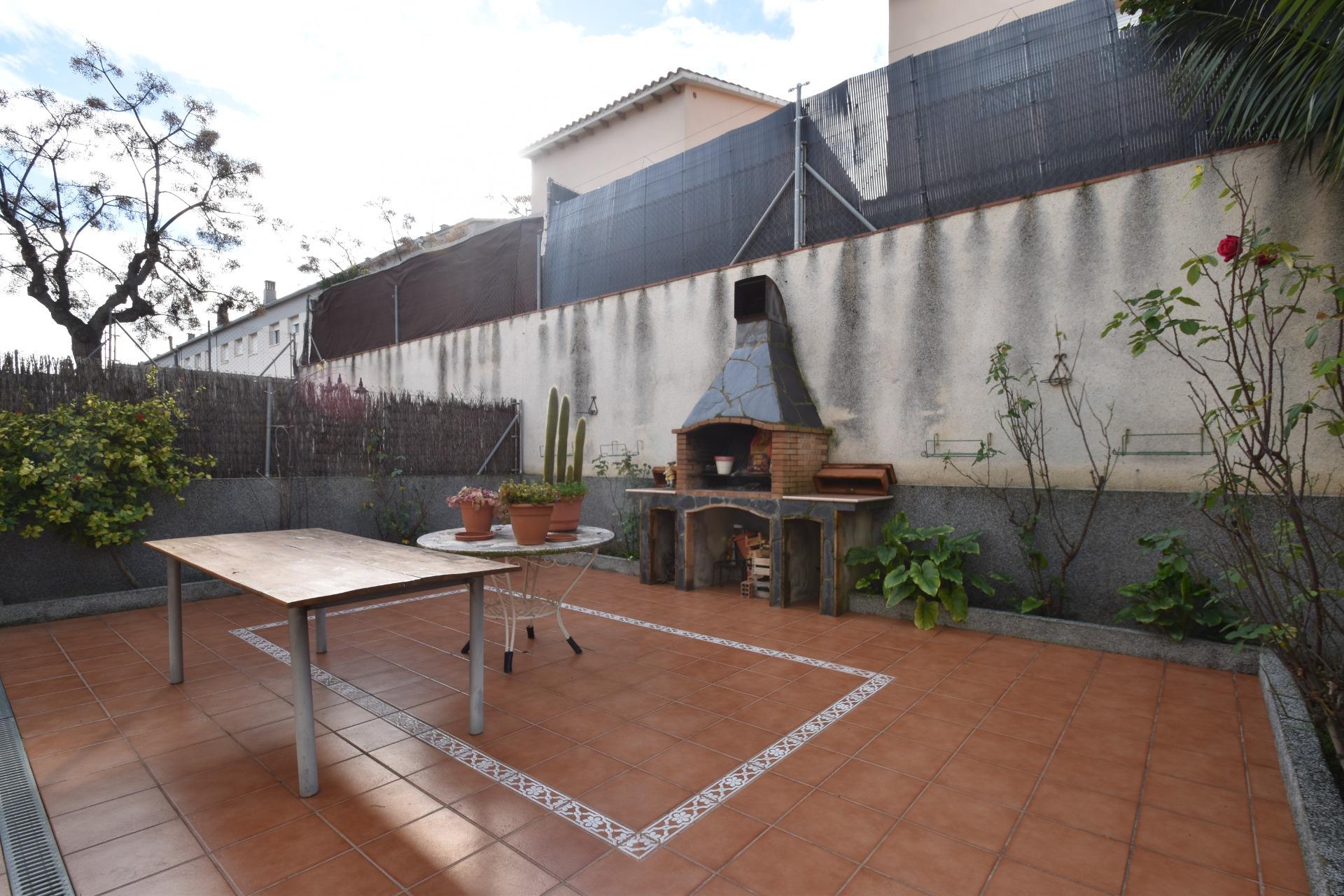 Ref. 03-11703/1098 – Casa adosada en venta