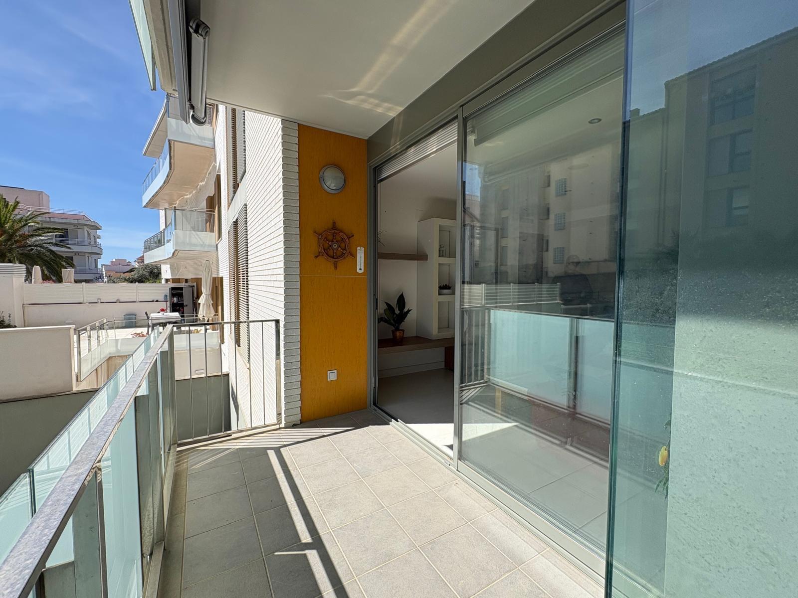 Ref. 11405/1045 – Vivienda con terraza a dos pasos de la playa de Sant Sebastià