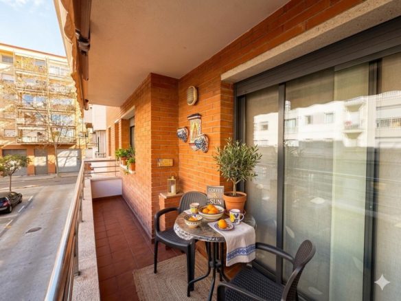 Ref. 53RJUMARTI112/5459 - PIS A LA GIRADA PER 280.000€