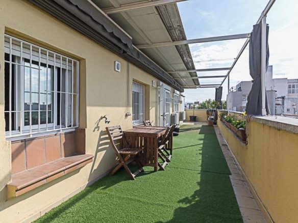 Ref. 30-111P413/1649 - Àtic amb terrassa privada al centre de Vilanova