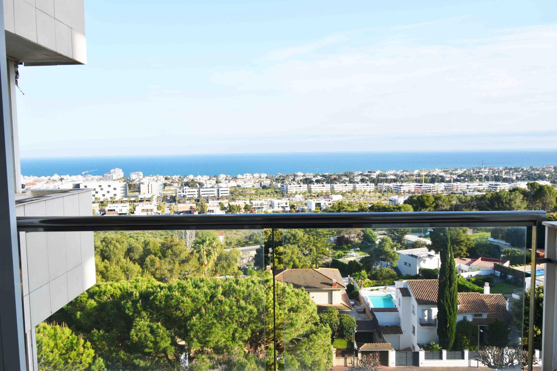 Ref. 12-VSIT2616/1087 – LOFT EN SANTA BARBARA CON IMPRESIONANTES VISTAS AL MAR