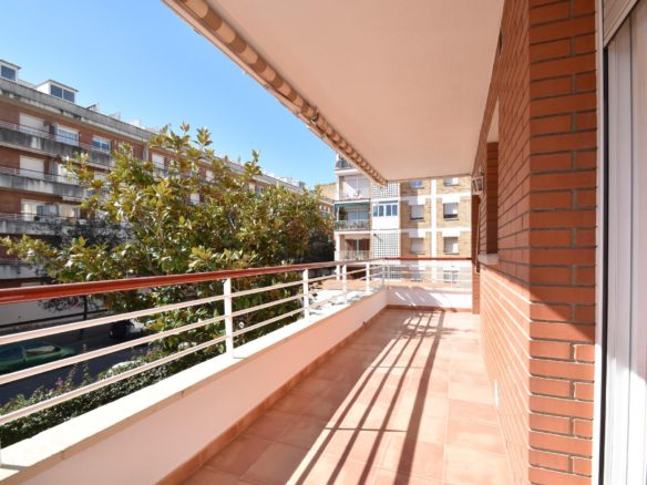 Ref. 03-5354/1098 - Light, tranquility and quality of life in Vilanova i la Geltrú