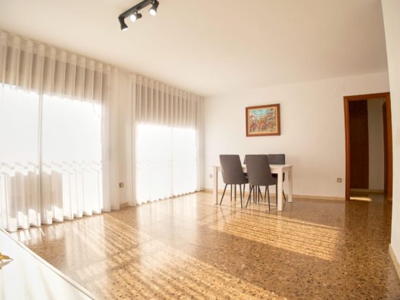 Ref. 14-5274/1213 - PISO + PARKING EN ZONA ESTACIÓN - VILANOVA I LA GELTRÚ