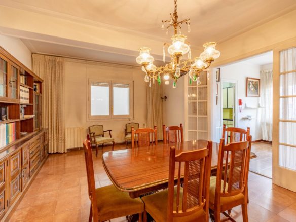 Ref. 86-2667/9791 - Gran piso en Rambla de la Pau