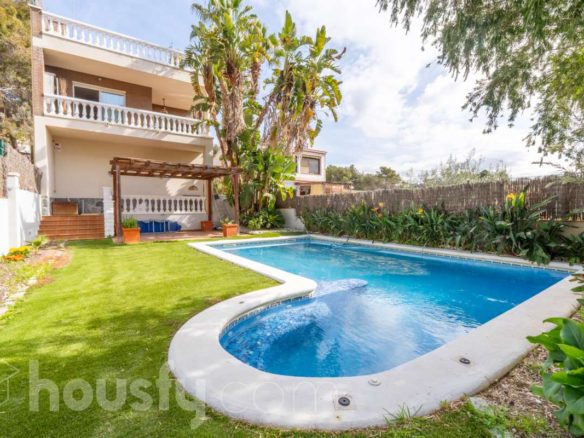 Ref. 948200 - Chalet independiente con piscina y jardín en Cubelles